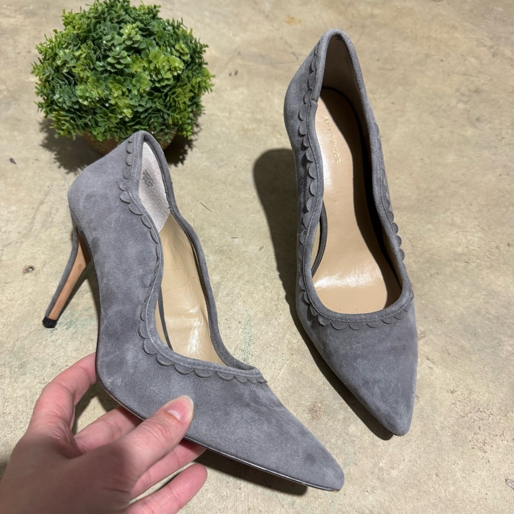 Ann Taylor Light Gray Suede Leather Scallop Heels Size‎ 9.5 Formal Wedding Party